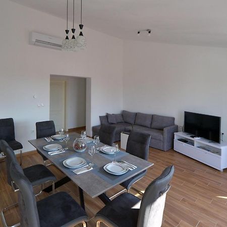 New Apartments 9 Minutes From Split Airport คาชเตลา ภายนอก รูปภาพ
