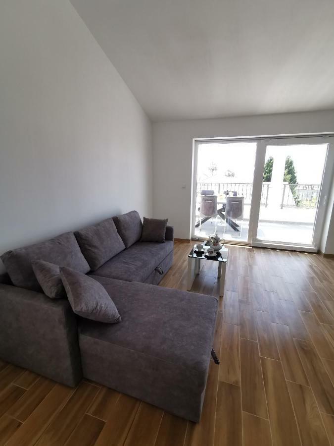 New Apartments 9 Minutes From Split Airport คาชเตลา ภายนอก รูปภาพ