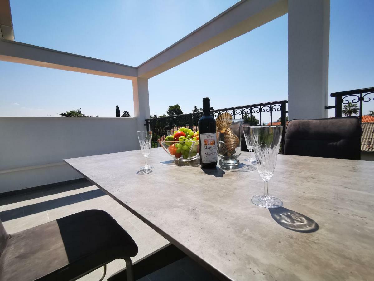 New Apartments 9 Minutes From Split Airport คาชเตลา ภายนอก รูปภาพ